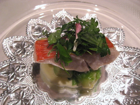 千葉県銚子沖一本釣り・脂ののった金目鯛のヴァープル　季節の緑黄色野菜を添えて　軽やかなブールブランソース